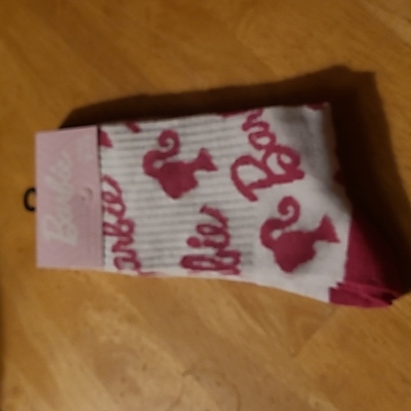 Barbie Crew Socks Size 9-13 - Picture 2 of 5